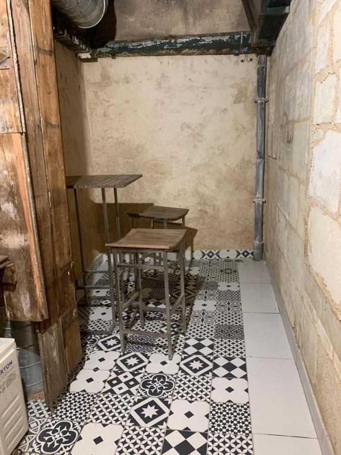 Chambre Avec Salle De Bain Et Cuisine Privee Centre Ville Historique Avec Climatisation Et Patio Burdeos Exterior foto